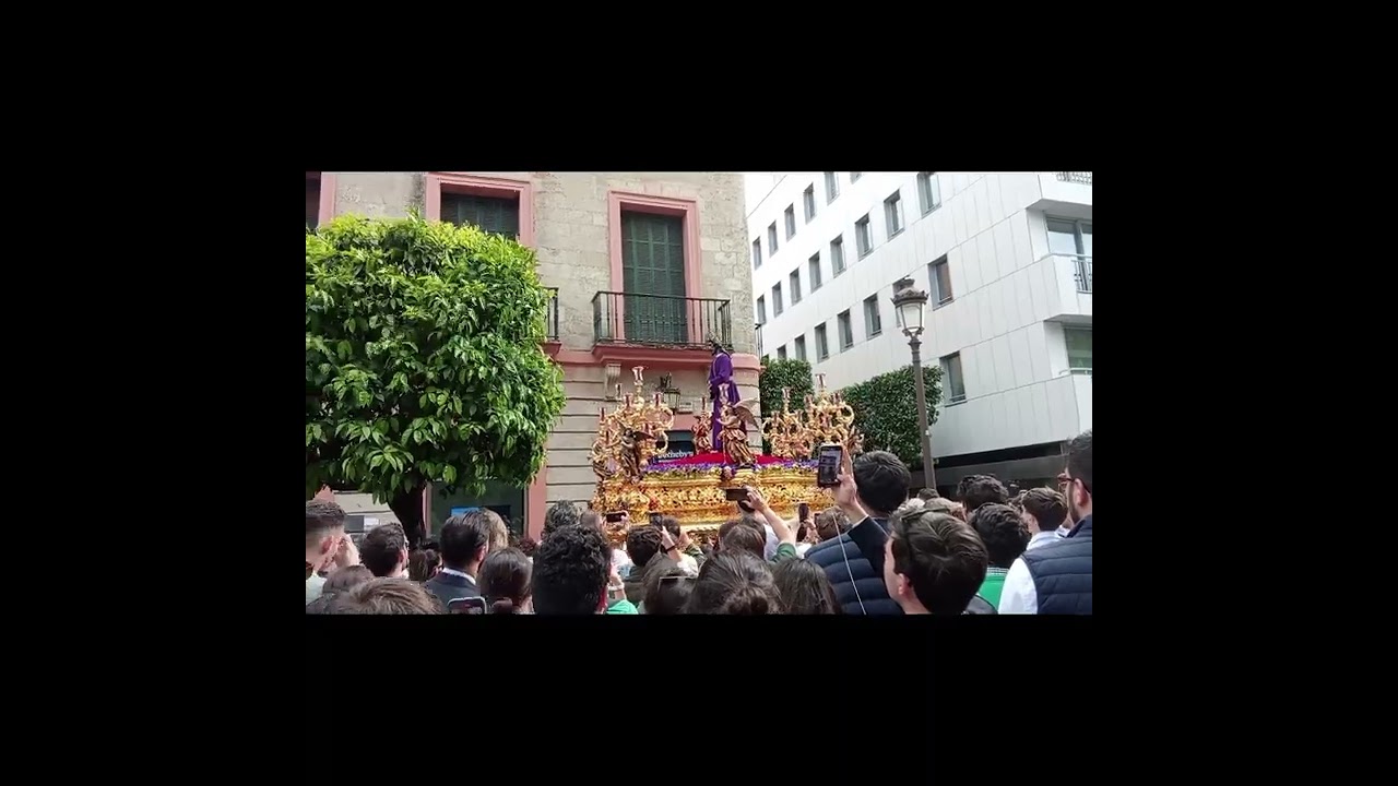SANTA GENOVEVA  EL CAUTIVO  PLAZA NUEVA  2025 SEMANA SANTA SEVILLA