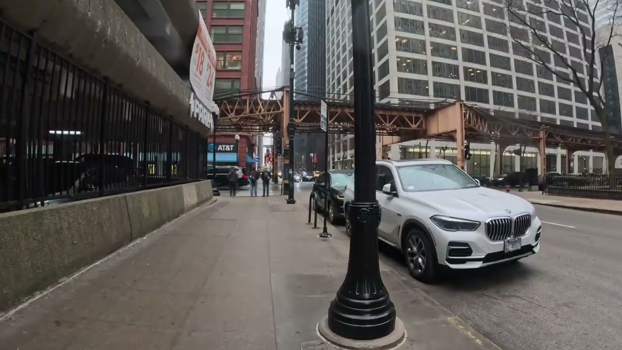 Rainy City Walk (Chicago, IL)