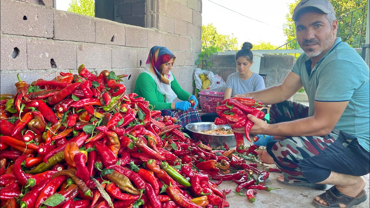 Yılın En Güzel Biberini Aldık Lezzetli Yemekler İçin Salçamızı Yapıyoruz~Köyde Hayat