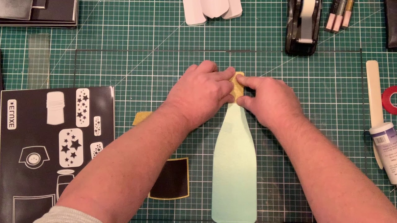 JNDCD009 - Large Champagne Bottle