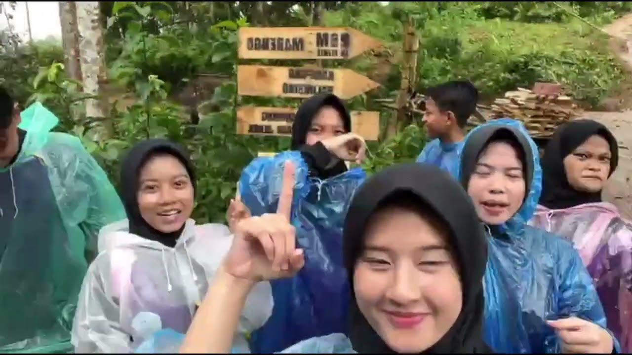 Trekking 2 Jam Demi Kedamaian! 🥾🌿  mini vlog trip ke baduyy luar...