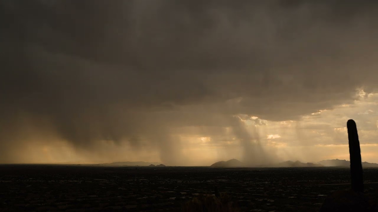 Timelapse Captures Mesmerizing Storm Passing Through Phoenix at Sunset