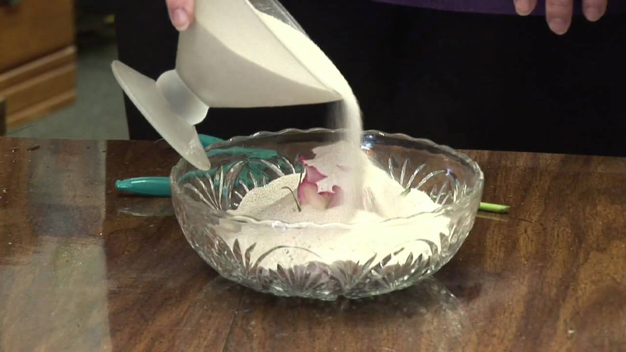 Flower Arrangements : How to Preserve Flowers With Sand