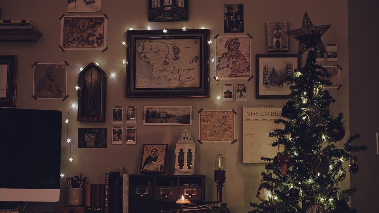 decorating for Christmas | final days of School | a Cozy Winter reading list | no.  007