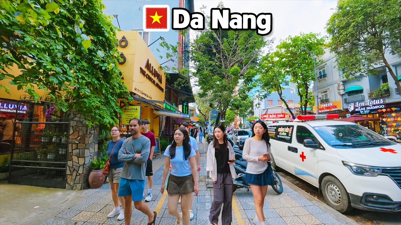 DA NANG VIETNAM 2026 - Real Life of Tran Phu Tourist Street Near Han Market Street Atmosphere