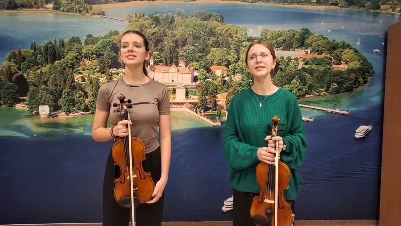 „Polska moja ojczyzna“ Magdalena Pawłowska i Joanna Szefka 15-17 lat „Rozkwitały pąki białych róż”