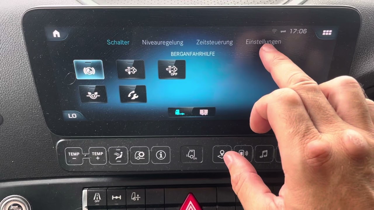 Как изменить язык приборной панели Mercedes Actros с ЖК. How to change a language Mersedes Actros.