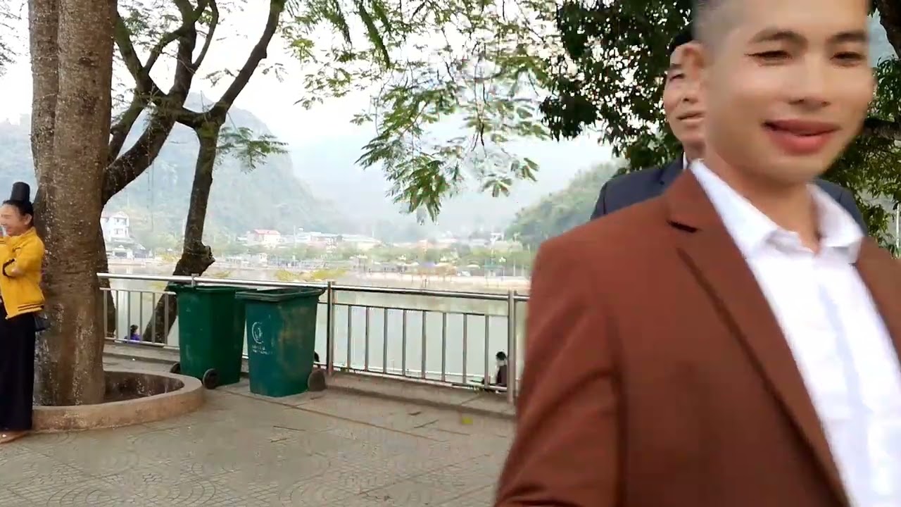 Muốn về nhà quá ah trai cứ níu kéo bảo đi thăm làm sao đay mọi người ơi 