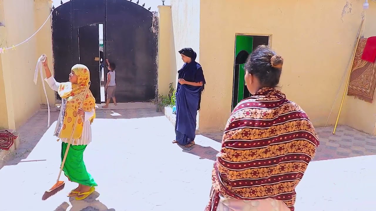 Yuusuf Ceegaag iyo Daaha Graham Gaas oo Biyihii laga jaray