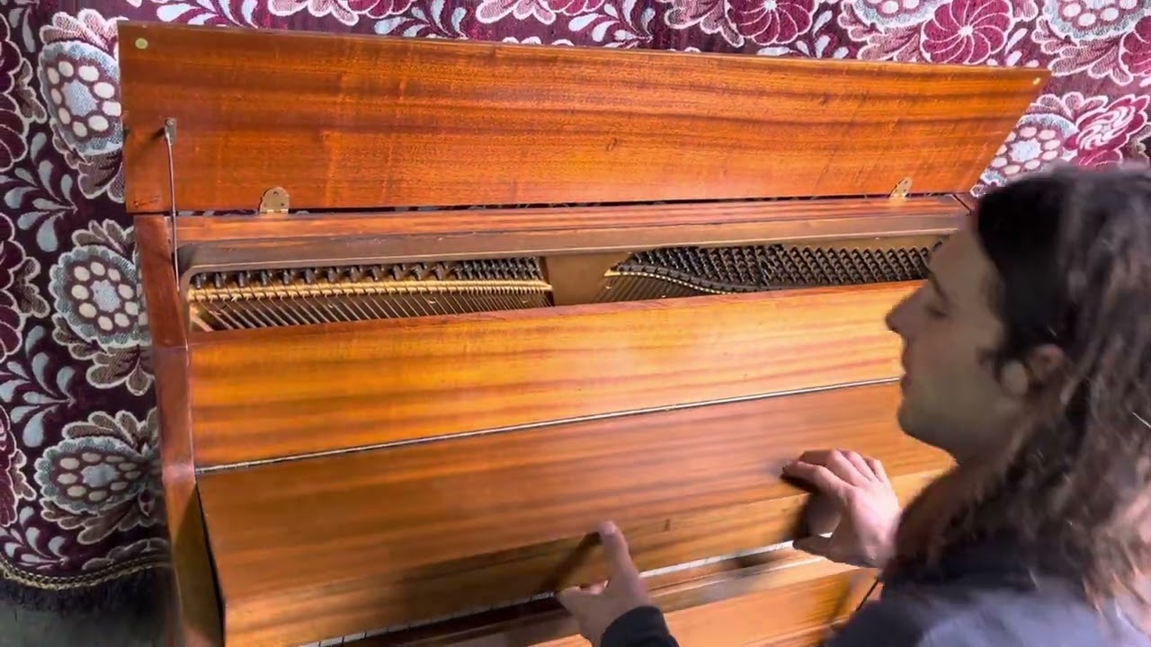 Eavestaff Mini Piano.