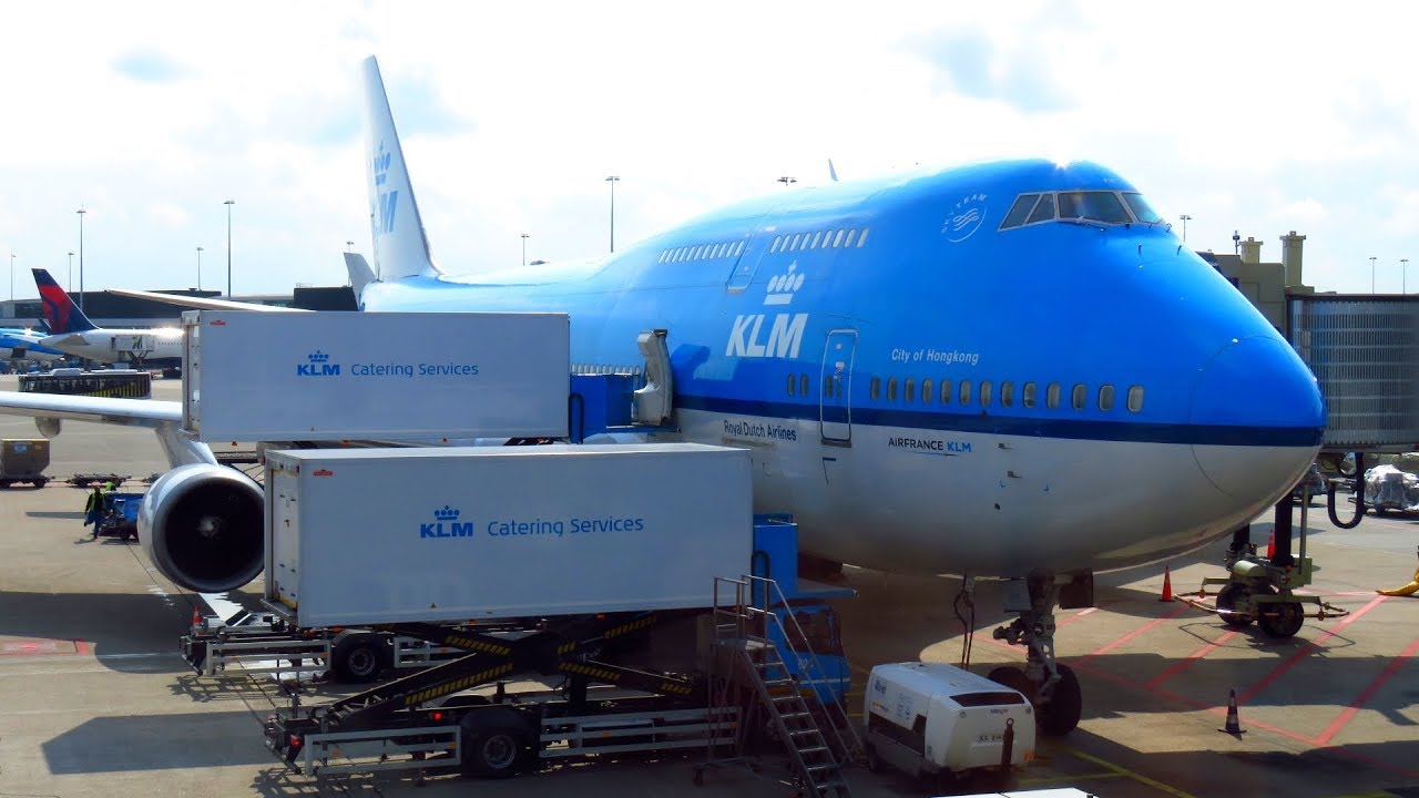 TRIP REPORT | KLM 747-400 (ECONOMY COMFORT) | Toronto to Amsterdam | Full Flight!