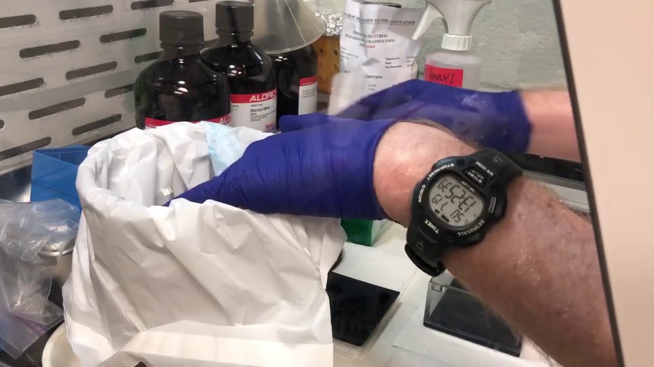 MAINTENANCE 3 - Cleaning and refilling the cuvette on the UltraMicroscope II