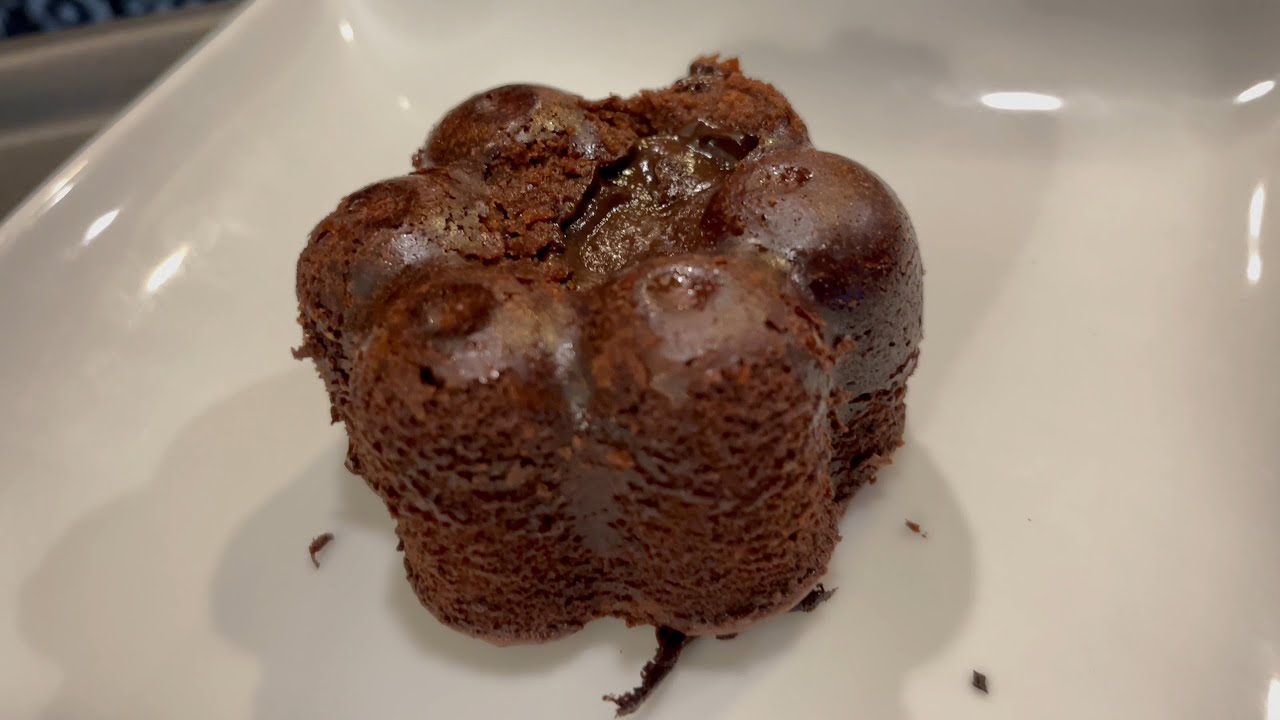 Signature Select Molten Chocolate Lava Cake Frozen Food Review