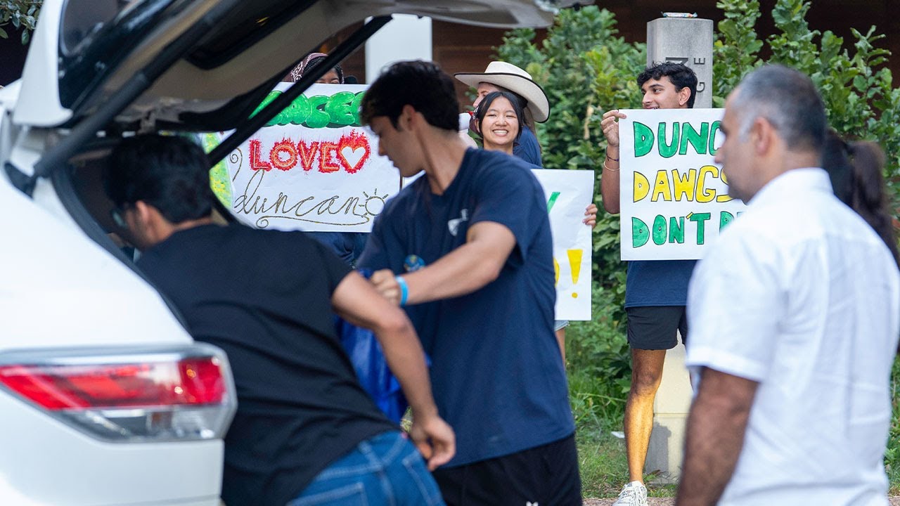 Rice’s largest class moves in, launching a week of tradition and dreams