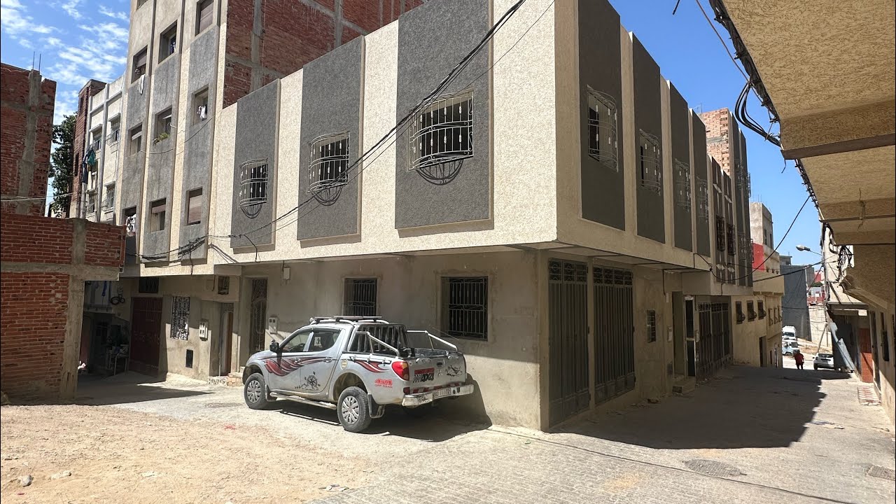 دار للبيع في العوامة جوج فرشادة بداو والماء وبلا فور كيبص ثمن 0630298833