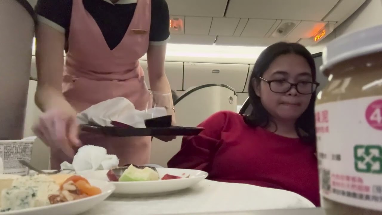Eva Air flight meal | Travel from Taiwan to Toronto Canada | YYZ | Buhay Canada