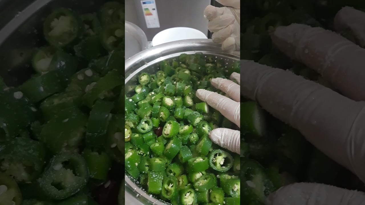 طريقة عمل مكبوس الفلفل الحار بزيت الزيتون .. خرااااااااافي