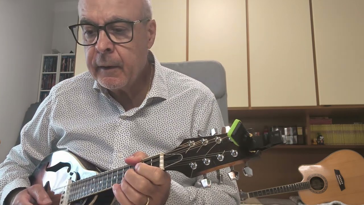 Conchita. mandolino  (Ignazio Bitelli). 