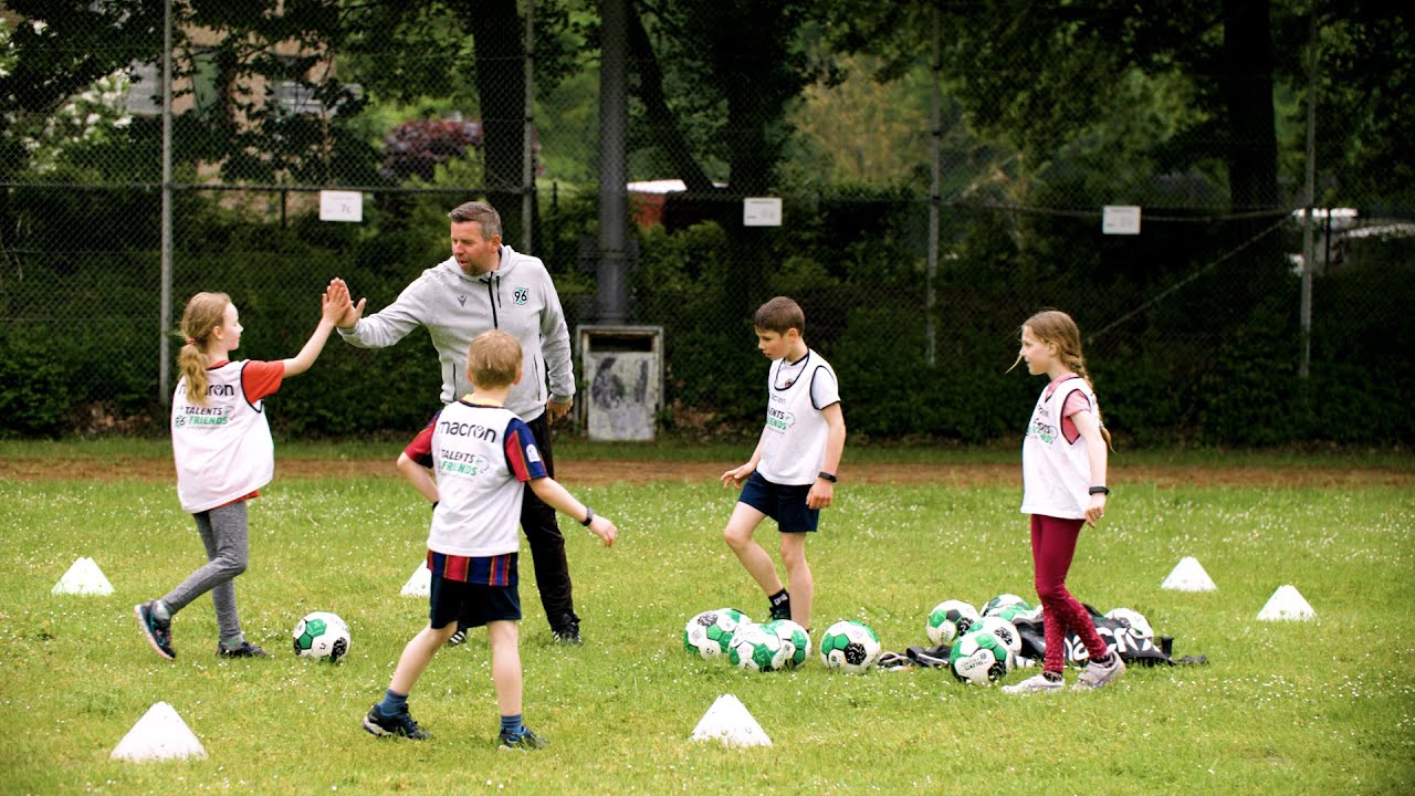 step kickt!  - Das Bewegungs- & Motivationsprogramm mit Fußballbezug