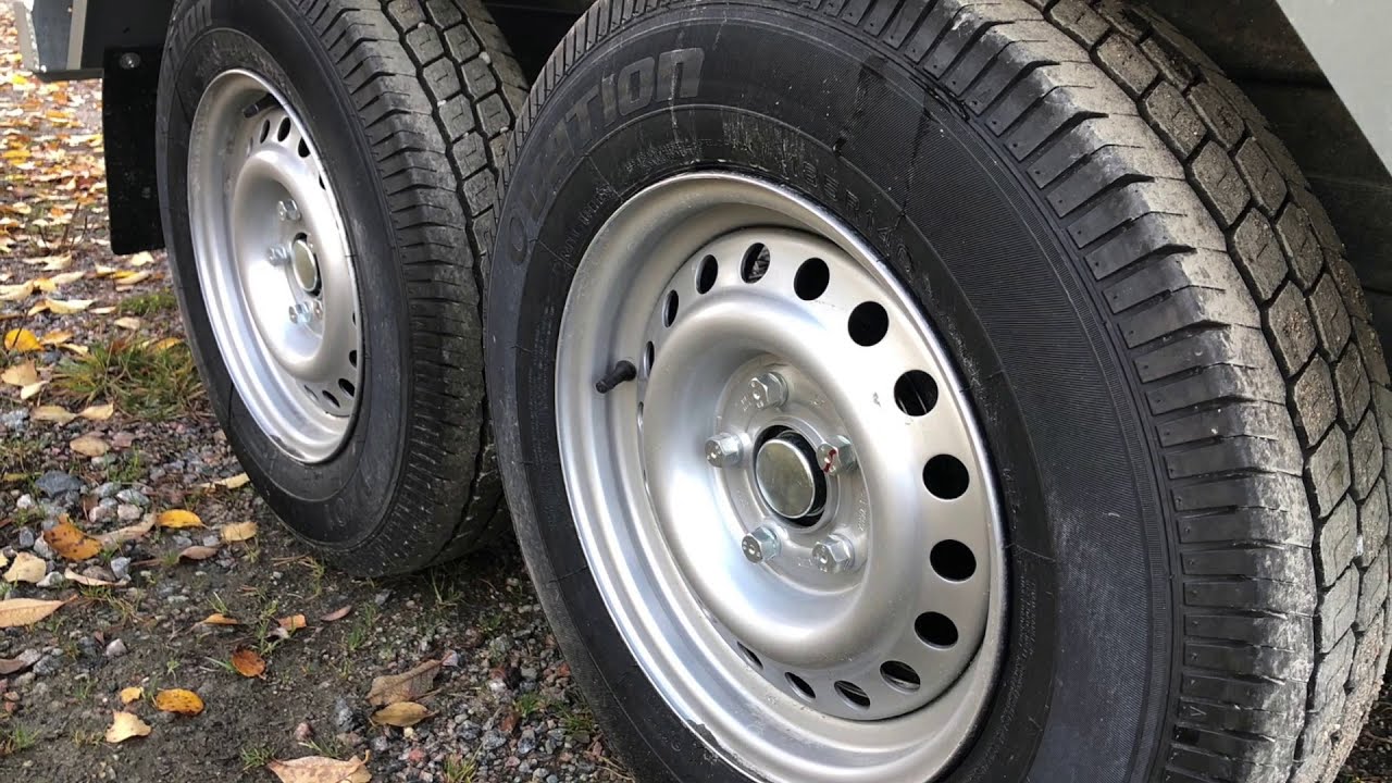 K&ouml;p 3 v&auml;gs tippvagn Brenderup TT350 med ramp p&aring; Klaravik