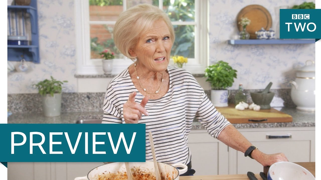 Ragu bolognese with pappardelle pasta - Mary Berry Everyday: Episode 2 Preview - BBC