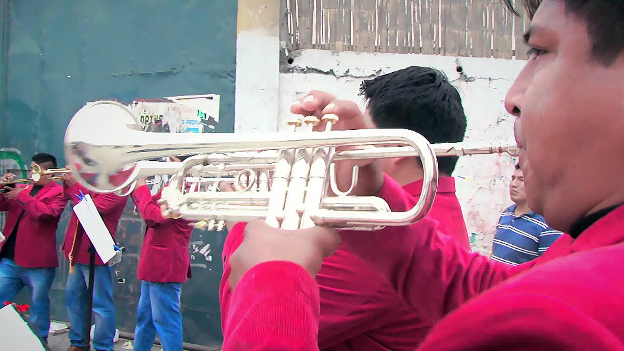 SHOW FILARMONICA LLIPA - ABREME LA PUERTA / MUJER INTERESADA @ PRIMICIA 2015