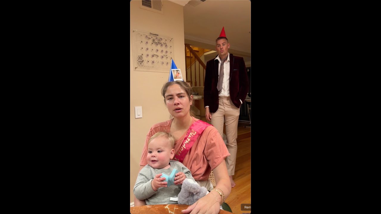 Soldier surprises his girlfriend on her birthday and proposes ❤️