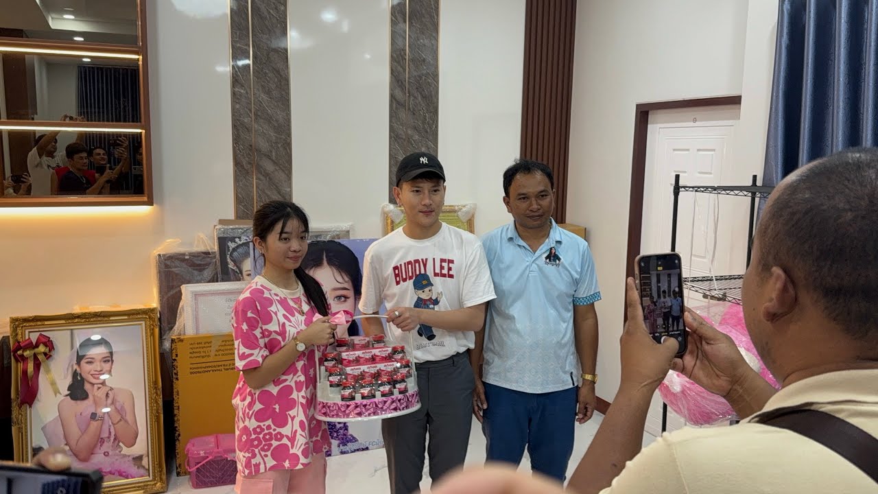 หัวหน้าบู๊ท จักรพันธ์ มาแสดงความยินดีขึ้นบ้านใหม่กับอุ๋งอิ๋ง #ซานเล้าบันเทิงศิลป์