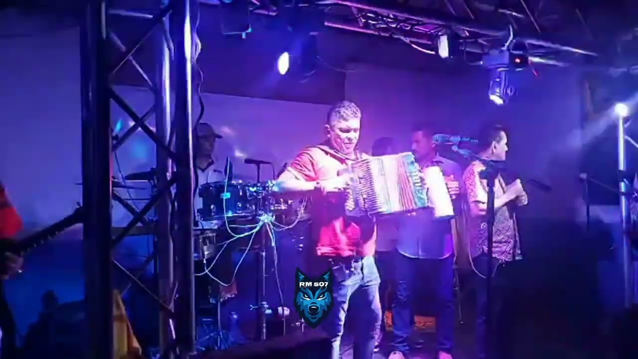 LESLY SANTAMARIA Y HUMBERTO DE LEON -  DESILUSION - TEMA EN VIVO 2025