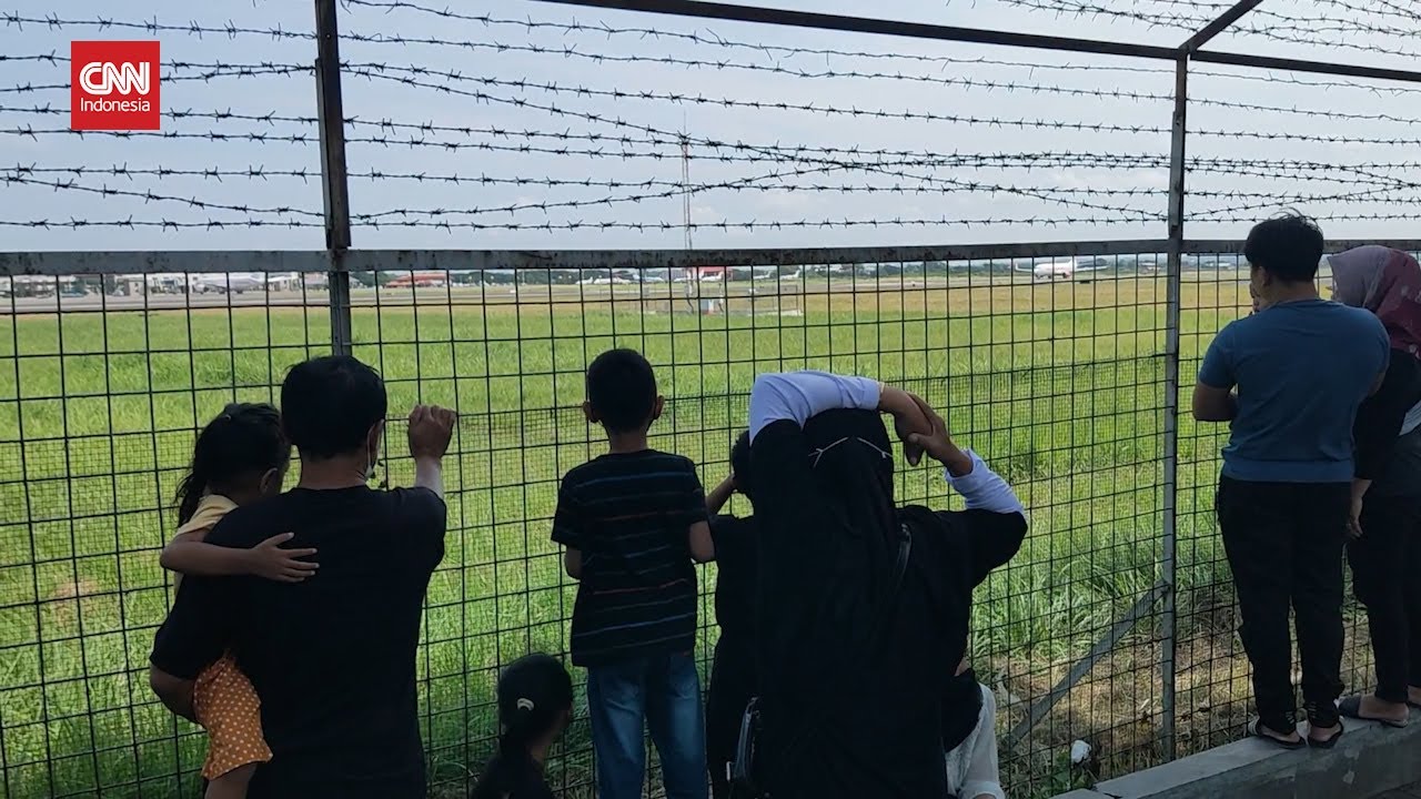 Pesawat Jet Pribadi Tamu Jokowi Jadi Ajang Wisata Dadakan
