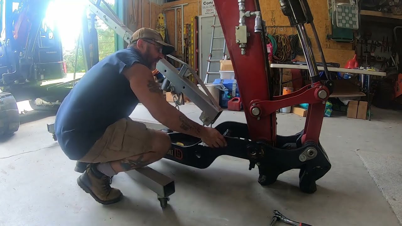 Cylinder Arrived!!!...Installing LetsDig18's  LD18  / AMI Thumb on Yanmar VIO-55 Mini Excavator