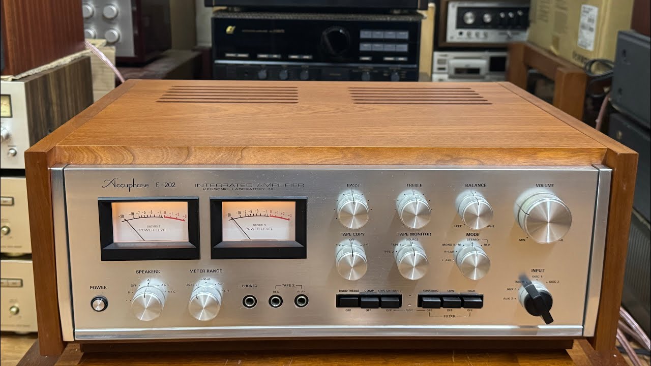 Ampli Accuphase E-202 như mới 