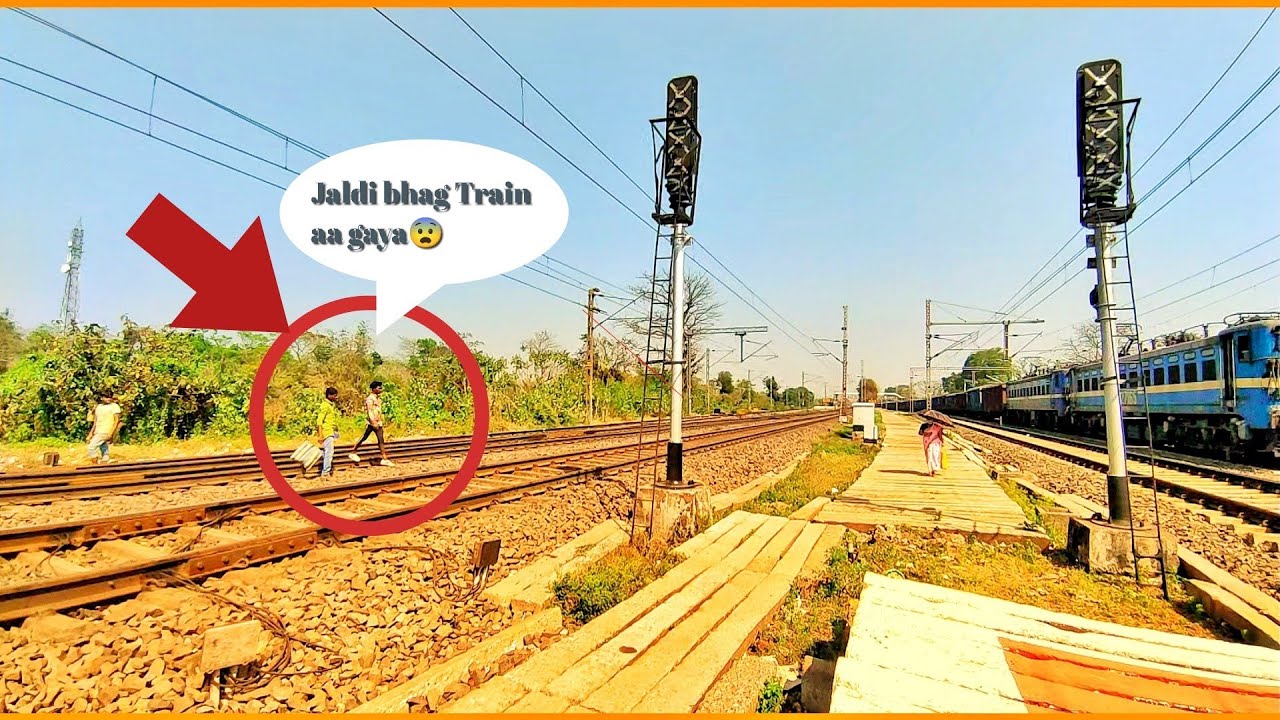 Aggressive HIGH SPEED Trains of South Eastern Railways goes mad at Full Speed