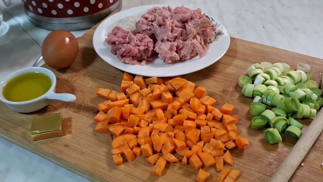 Супа топчета около зоната (Soup with minsed meat and rise)