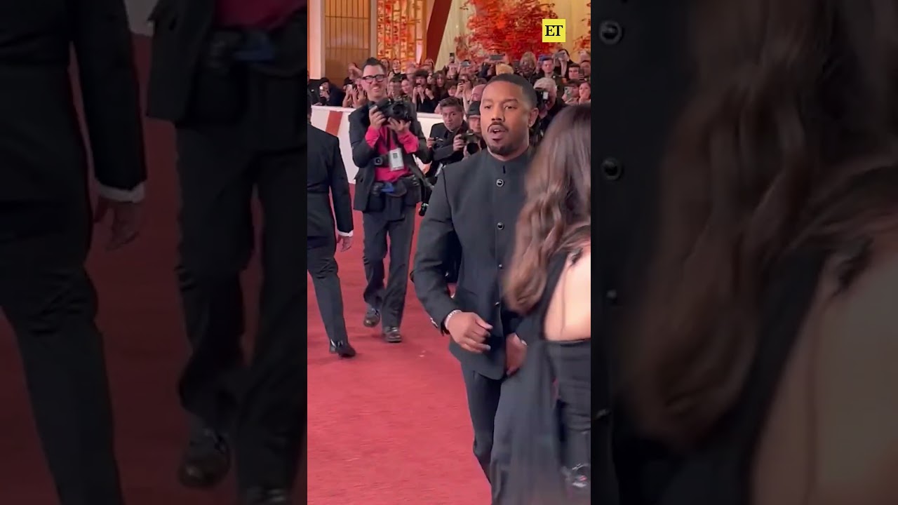 We had to give Best Actor Michael B. Jordan a good luck hug on his way into the #Oscars! 🥹