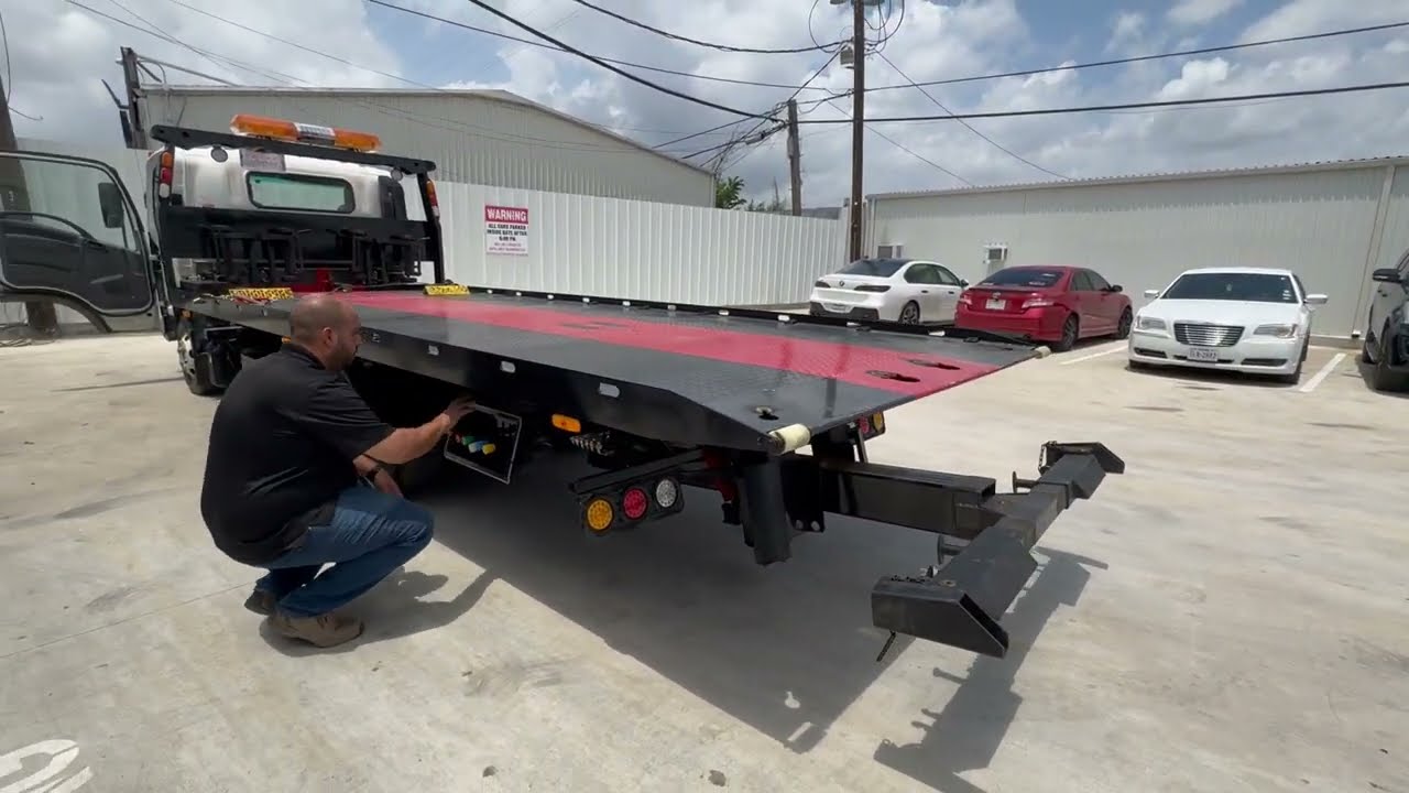2020 Chevrolet Comm Low Cab Forward 4500 HD Roll Back Tow Truck Configuration