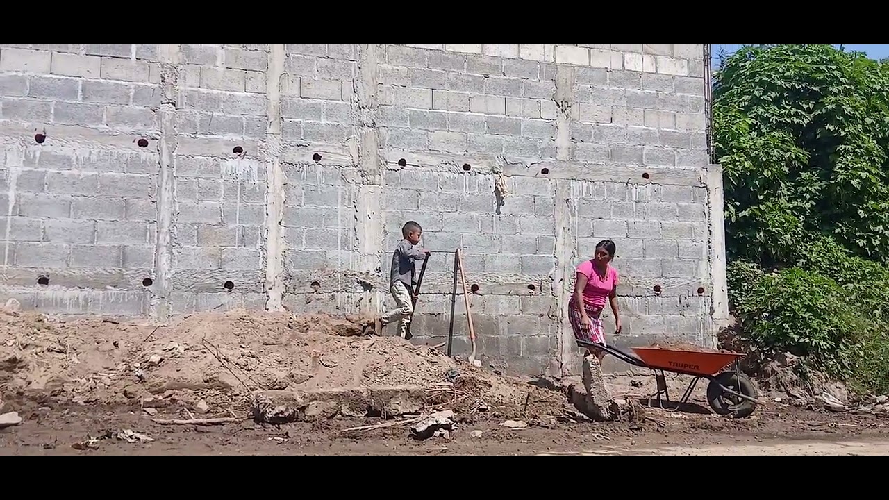 Lucila también trabajando con todo el corazón ❤️ gracias a ustedes 