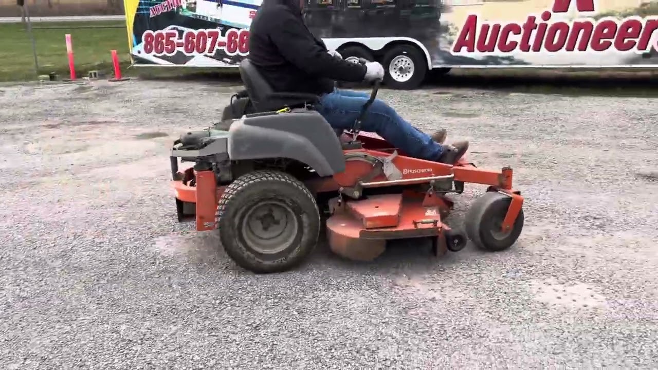 Lot 213 HUSQVARNA MZ61 ZERO TURN MOWER