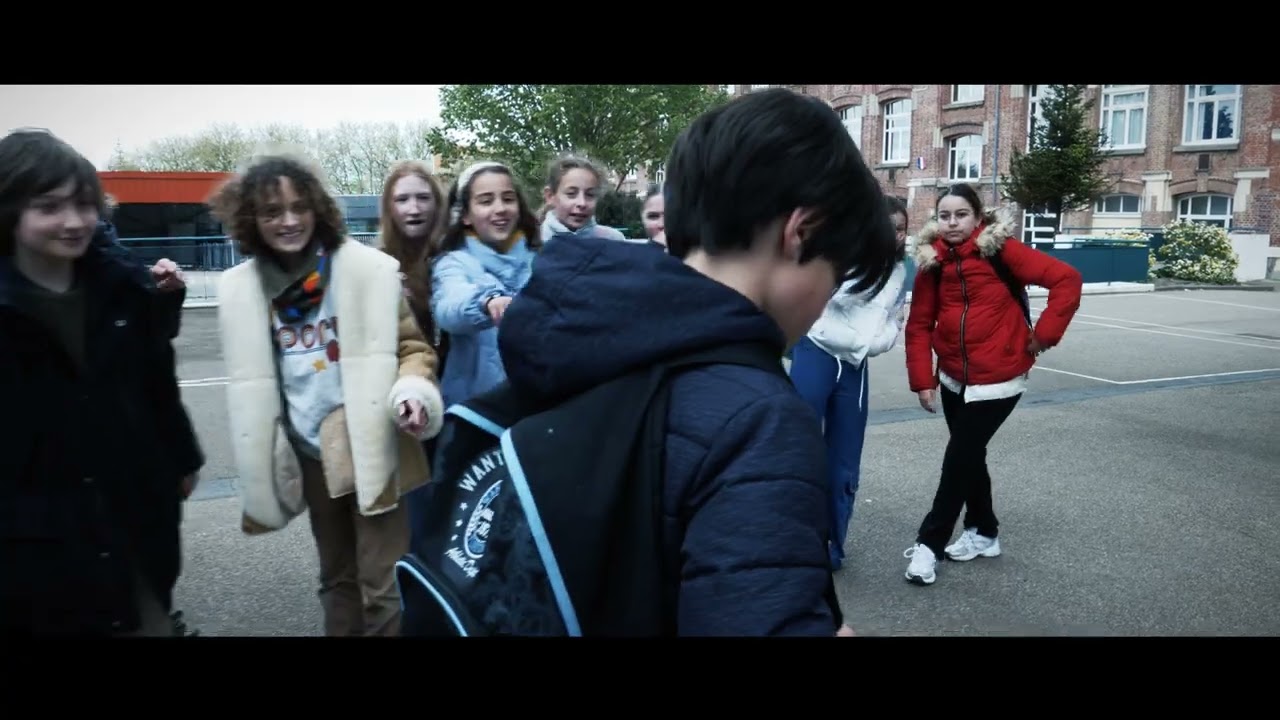 JOB - Clip Les Mots qui Blessent - (chanson sur le harcèlement scolaire)