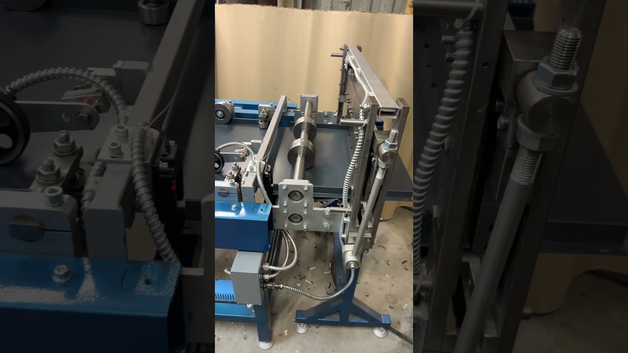 Snap lock roof panel automatic punch machine SP-1 auto #snaplock #metalroofing #metalroofmachine