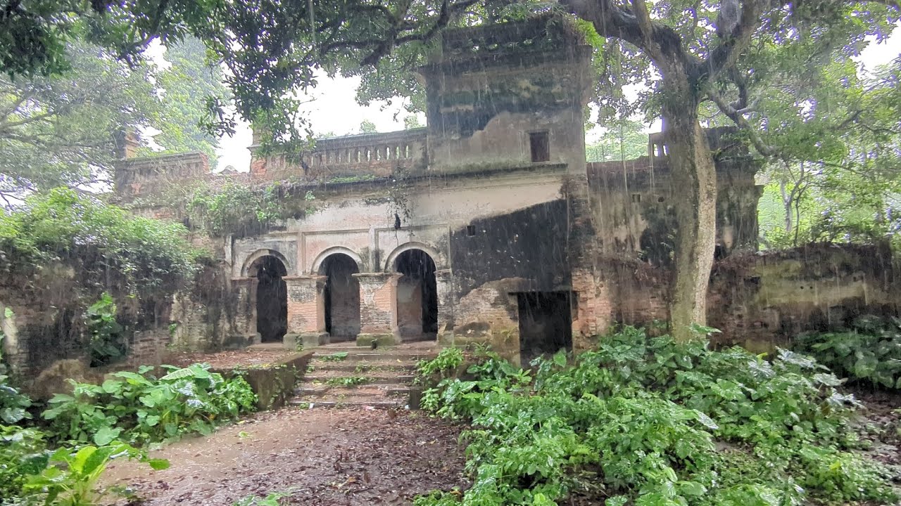 প্রাচীন ভিন্ন এক জমিদার বাড়ি, শীতলাই জমিদার বাড়ি, চাটমোহর, পাবনা । শীতলাই হাউস