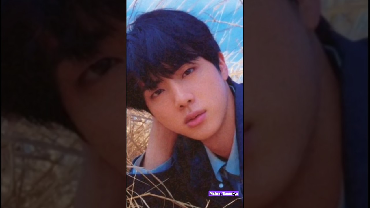 Watch Jin shi offering carrot to ARMY 🤣🤣💜#jin #bts #btsshorts