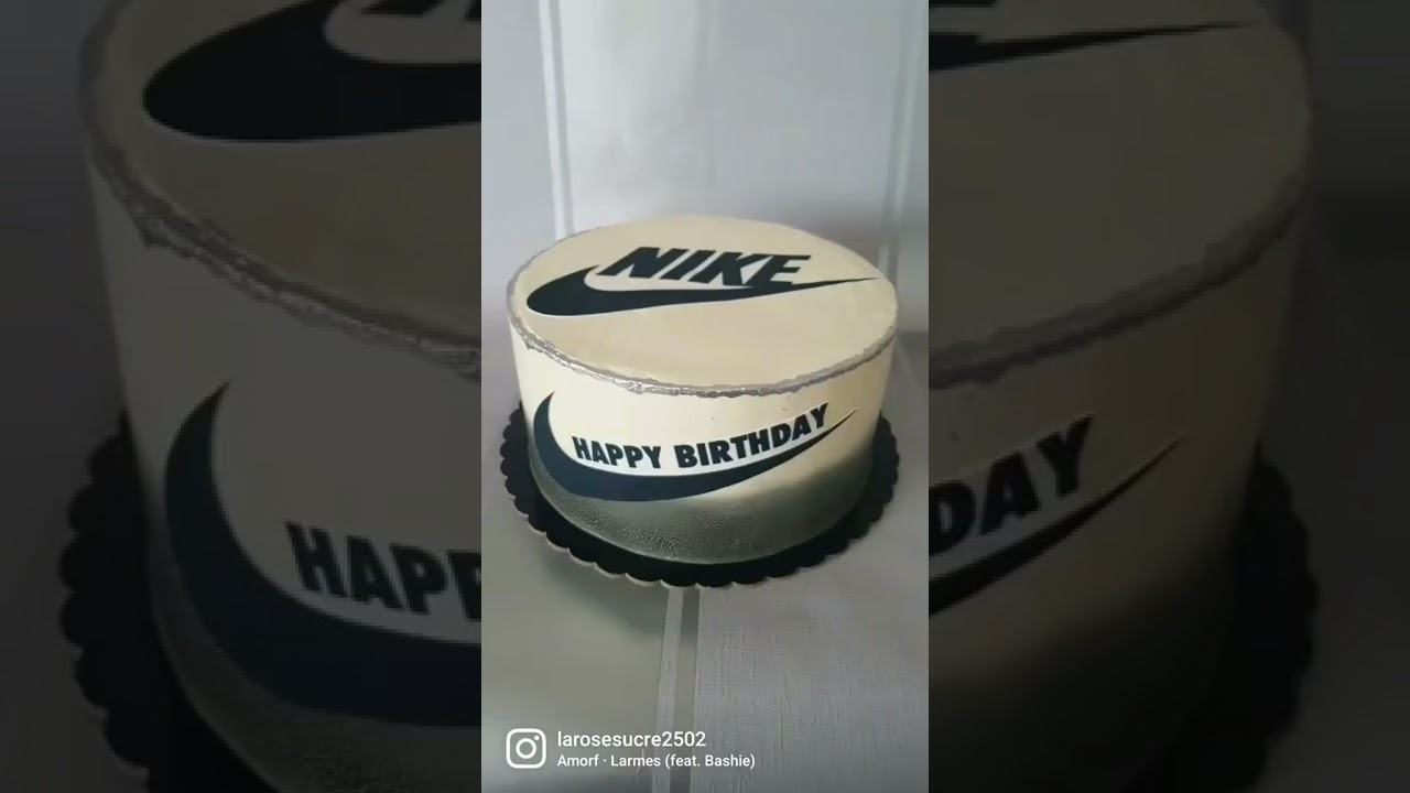 cake brand Nike 😍 #cake #cakedesign #biel #nike #brand #sports #football #model