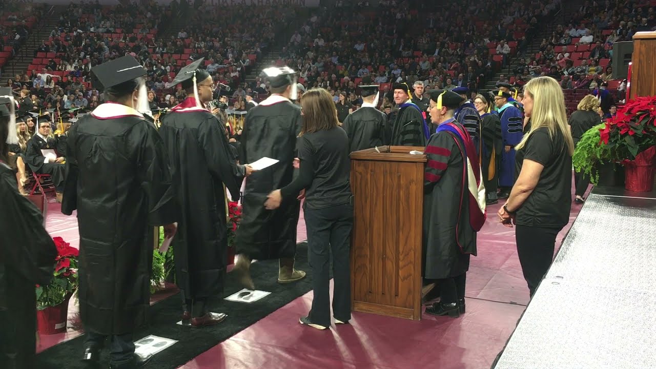 Graduation Photography An Overview To Maximizing Profit