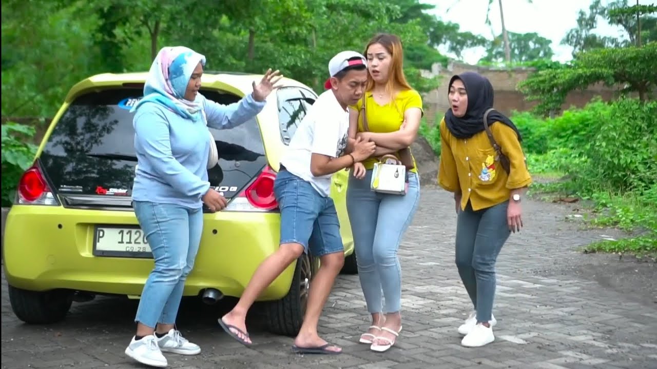 BOS MUDA DIRENDAHKAN SAMA MANTAN YG SOMBONG NAIK MOBIL KARENA DISANGKA KULI & SOPIR Tapi akhirnya...