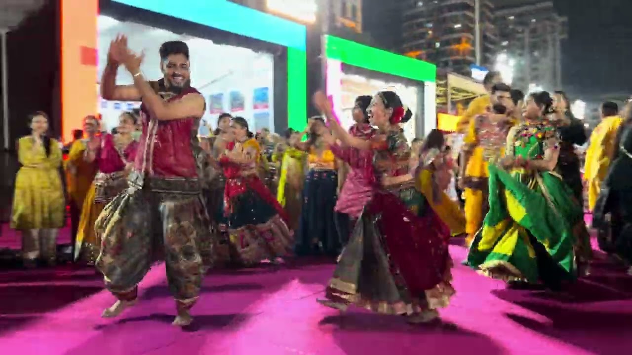 LEARN NEW GARBA STEP | BEST GARBA | TRAN TAALI | FALGUNI PATHAK  #garba #newgarbasteps #navratri
