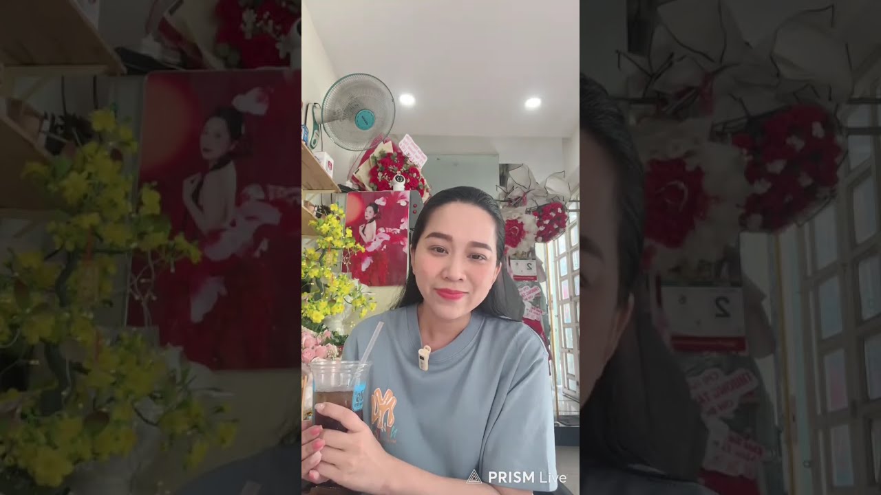 Hồng Phượng livestream giao lưu khán giả 4/2/2026