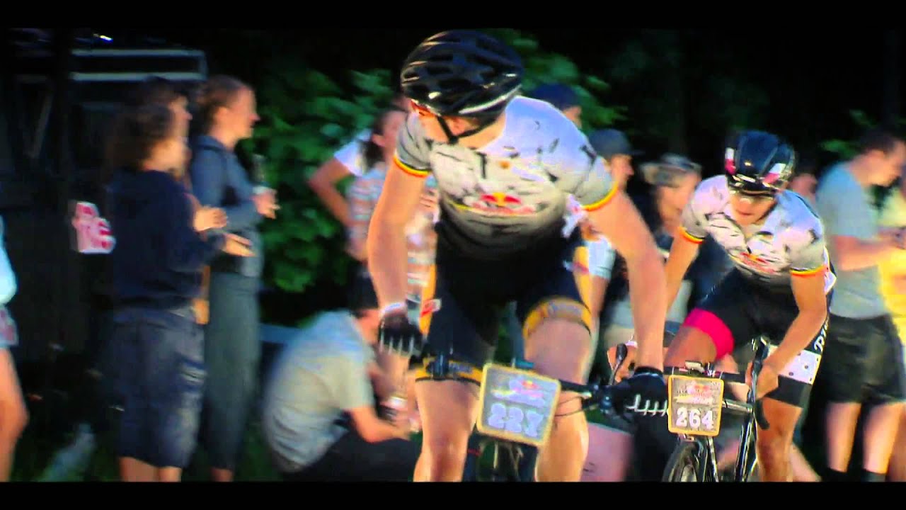 Grinding through steep uphill bike race - Red Bull De Muur