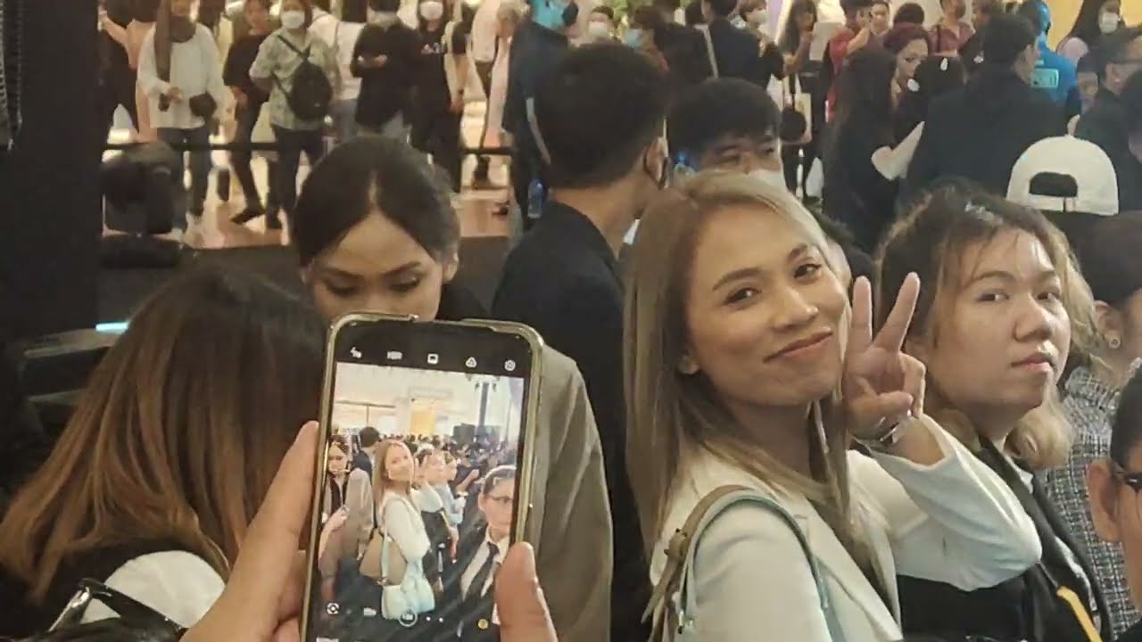 พี่เบียร์น่ารักๆ - ฟรีน&เบ็คกี้ | งานแถลงข่าว Uranus 2324@CentralWorld #ฟรีนเบค #freenbeck