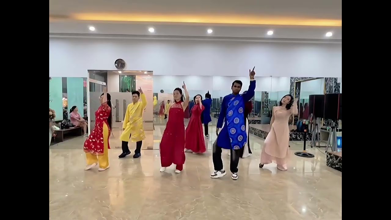 Van su Nhu y Zumba dance / Master Govind 